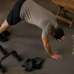 Pike push up pour muscler les épaules sans matériel