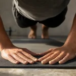 Pompe diamant : triceps avec prise serrée ou classique