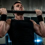 Traction pronation : menton au-dessus de la barre fixe